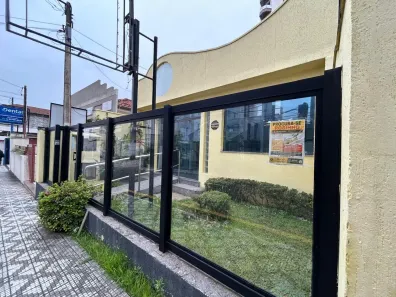 Imóvel Comercial com 6 Quartos para alugar, 380m² no Centro, Taubaté