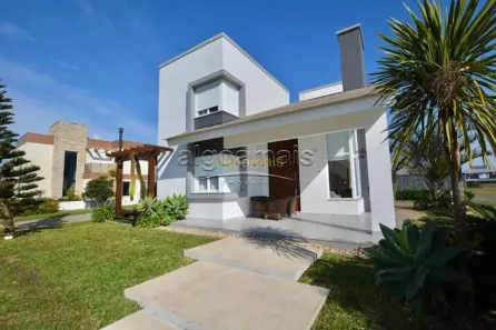 Casa de Condomínio com 4 Quartos à venda, 217m² no XANGRI-LÁ, Osório