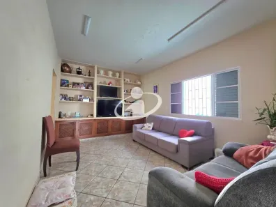 Casa com 4 Quartos à venda, 132m² no Nossa Senhora Aparecida, Uberlândia