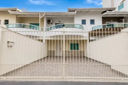 Sobrado com 3 Quartos à venda, 98m² no Santa Regina, Camboriú