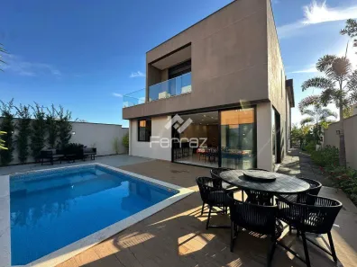Casa de Condomínio com 6 Quartos à venda, 349m² no Granja Marileusa, Uberlândia