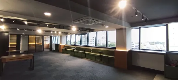 Sala Comercial para alugar, 406m² no Campo Comprido, Curitiba