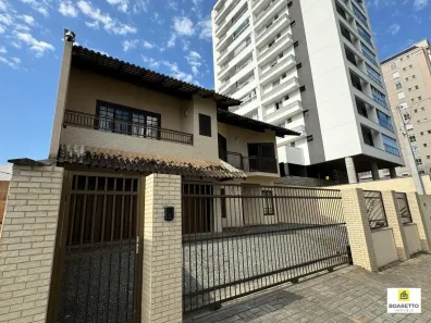 Casa com 3 Quartos à venda, 276m² no Saguaçu, Joinville
