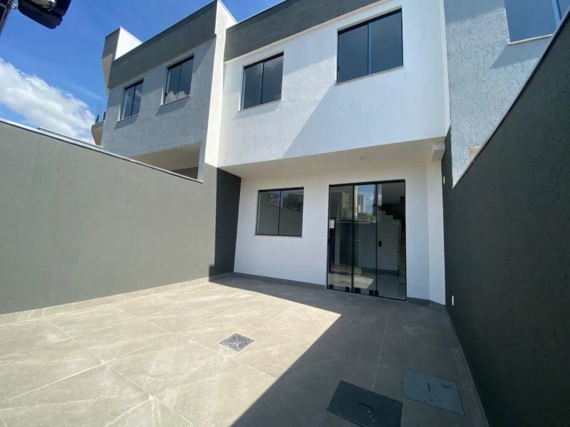 Casa com 3 quartos — Santa Amélia, Belo Horizonte