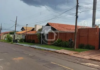 Casa com 4 Quartos à venda, 350m² no Vila Carlota, Campo Grande