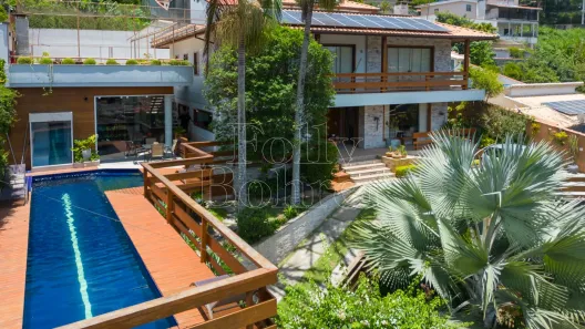 Casa com 6 Quartos à venda, 540m² no Braunes, Nova Friburgo
