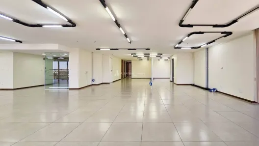 Sala Comercial para alugar, 212m² no Asa Norte, Brasília