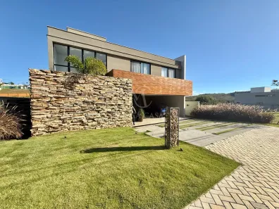 Casa de Condomínio com 4 Quartos para alugar, 310m² no São Pedro, Juiz de Fora