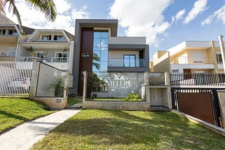 Casa com 3 Quartos à venda, 240m² no Santo Inácio, Curitiba