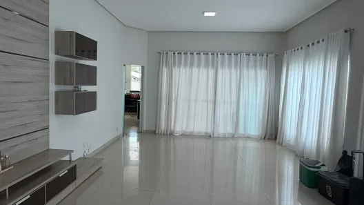 Casa de Condomínio com 4 Quartos para alugar, 230m² no Jardins Atenas, Goiânia