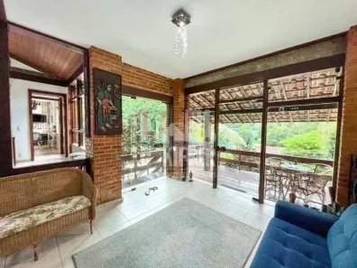 Casa de Condomínio com 4 Quartos à venda, 378m² no Piratininga, Niterói