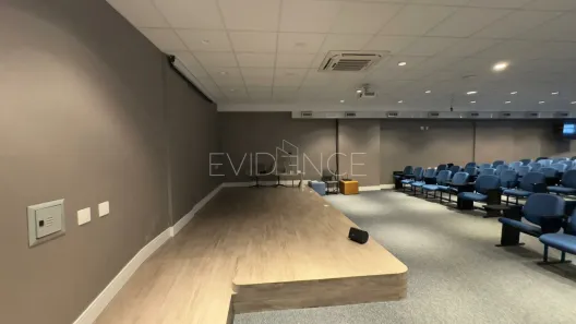 Prédio Comercial para alugar, 2021m² no Vila Gomes Cardim, São Paulo