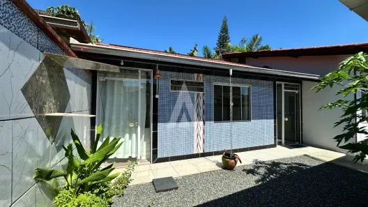 Casa com 3 Quartos à venda, 145m² no Costa e Silva, Joinville