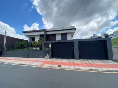 Casa com 3 Quartos à venda, 430m² no Santo Antônio, Criciúma