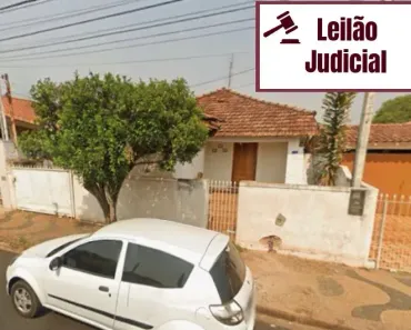 Casa com 3 Quartos à venda, 341m² no Jardim Amália, Leme