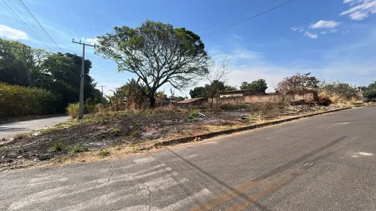 Lote/Terreno à venda, 800m² no Jardim das Rosas, Goiânia