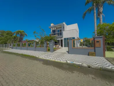 Sobrado com 4 Quartos à venda, 222m² no XANGRI-LÁ, Xangri-lá