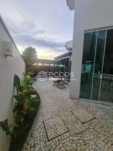 Casa de Condomínio com 5 Quartos à venda, 297m² no Aclimação, Uberlândia