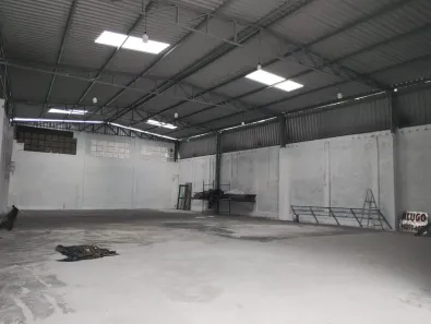 Galpão/Depósito/Armazém para alugar, 360m² no Vila Maria Helena, Duque de Caxias