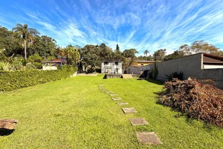 Fazenda/Sítio com 4 Quartos à venda, 175m² no Chácaras Casemiro, Suzano