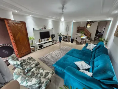 Sobrado com 3 Quartos à venda, 180m² no Bangú, Santo André