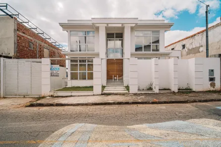 Casa com 4 Quartos à venda, 490m² no Bom Clima, Juiz de Fora