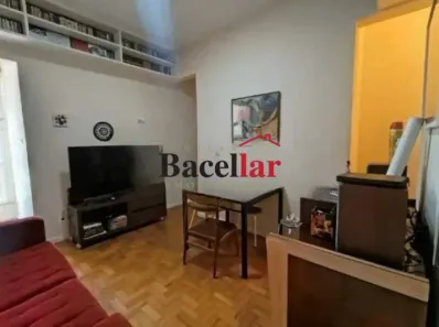 Apartamento com 2 Quartos à venda, 61m² no Leme, Rio de Janeiro