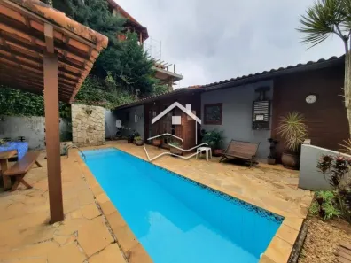 Casa de Condomínio com 3 Quartos à venda, 250m² no Cuiabá, Petrópolis
