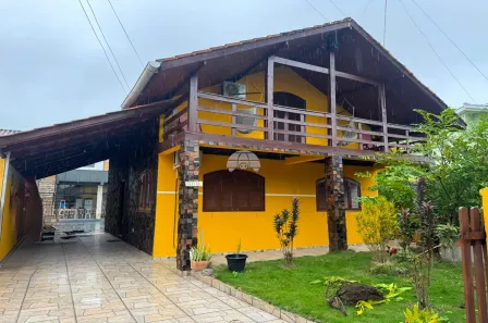 Sobrado com 7 Quartos à venda, 214m² no Bamerindus, Itapoá