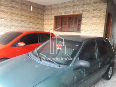 Casa com 3 Quartos à venda, 210m² no Jardim Caguassu, São Paulo