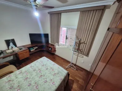 Casa com 6 Quartos à venda, 322m² no Olinda, Uberaba