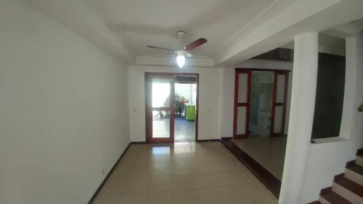 Casa de Condomínio com 3 Quartos para alugar, 119m² no Parque Villa Flores, Sumaré