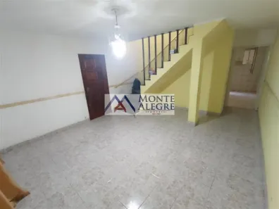 Casa com 3 Quartos para alugar, 100m² no Jardim Itacolomi, São Paulo