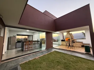 Casa de Condomínio com 4 Quartos à venda, 200m² no , Brumadinho