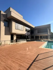Sobrado com 7 Quartos para alugar, 1027m² no Residencial Aldeia do Vale, Goiânia