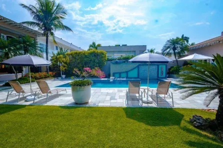 Casa de Condomínio com 5 Quartos à venda, 765m² no Jardim Acapulco, Guarujá