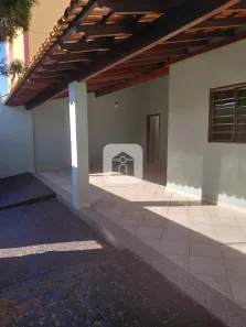 Casa com 4 Quartos à venda, 140m² no Segismundo Pereira, Uberlândia