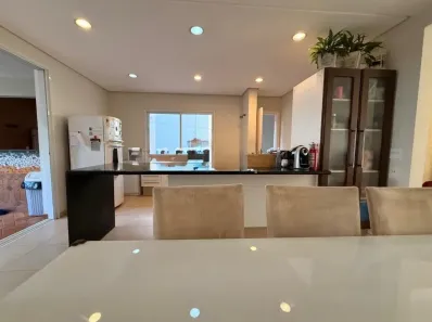 Sobrado com 4 Quartos à venda, 220m² no Vila Marieta, Campinas