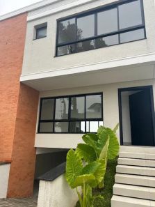 Casa de Condomínio com 3 Quartos à venda, 290m² no Santa Cândida, Curitiba