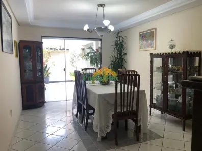 Prédio Comercial à venda, 467m² no Parque Residencial Laranjeiras, Serra