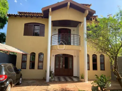 Sobrado com 4 Quartos à venda, 250m² no Pioneiros, Campo Grande