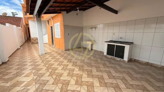 Casa com 2 Quartos à venda, 167m² no Vila Santana, Itapetininga