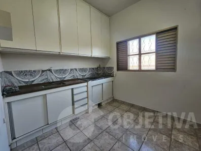 Apartamento com 2 Quartos para alugar, 70m² no Santa Mônica, Uberlândia