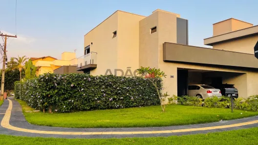 Casa de Condomínio com 4 Quartos à venda, 300m² no Loteamento Portal do Sol II, Goiânia