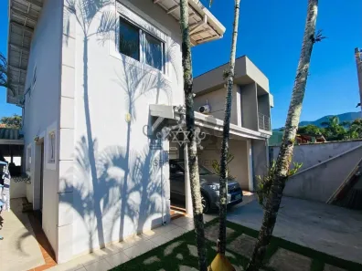 Sobrado com 3 Quartos à venda, 21m² no Balneário Copacabana, Caraguatatuba