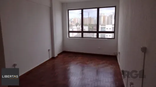 Sala Comercial à venda, 24m² no Passo da Areia, Porto Alegre