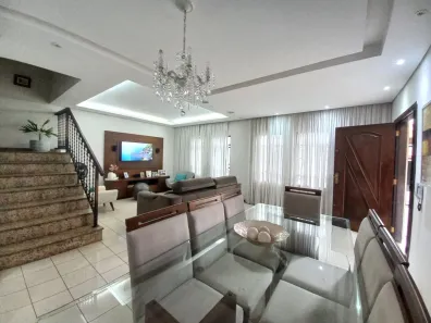 Sobrado com 4 Quartos à venda, 251m² no Parque Renato Maia, Guarulhos