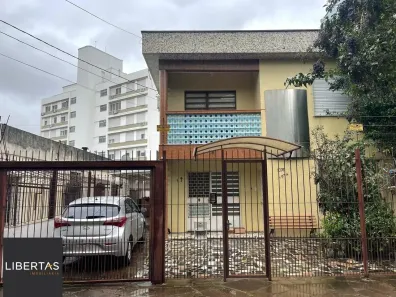 Casa com 3 Quartos à venda, 500m² no Santana, Porto Alegre