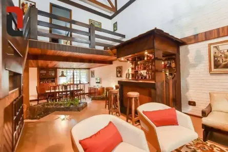 Casa com 5 Quartos à venda, 480m² no Ahú, Curitiba