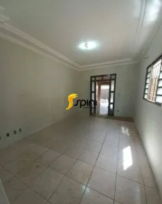 Casa com 4 Quartos para alugar, 220m² no Segismundo Pereira, Uberlândia